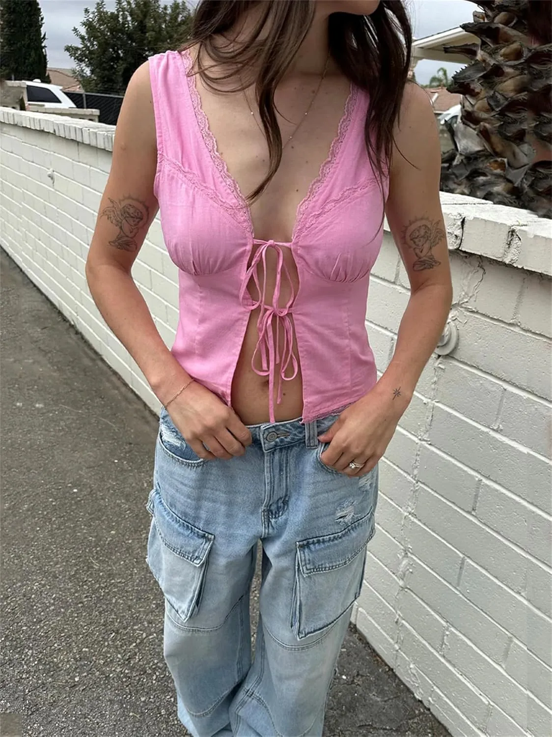 Women Lace Trim Tank Top Bow Tie Front Vest Sexy Sleeveless Low Cut V Neck Summer Shirt Cute Y2K Going Out Crop Tops